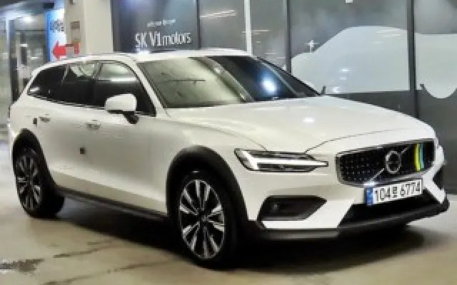 수원외제중고차매매 V60 크로스 컨트리 2세대 2.0 B5 얼티메이트 AWD 매물 사진 9 - 2023/11 71,611km
