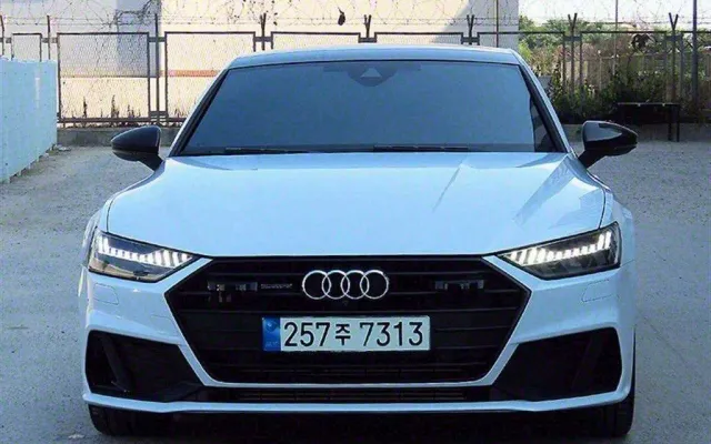 수원외제중고차매매 A7 (4K) 55 TFSI 콰트로 프리미엄 매물 사진 14 - 2022/05 58,376km